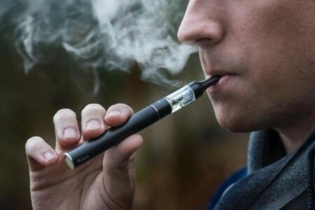 Le vapotage, prochainement interdit sur le lieu de travail