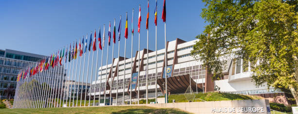 Presse & Média : La CEDH déboute C8 et « Touche pas à mon poste ! » de leur recours contre les sanctions prononcées par le CSA